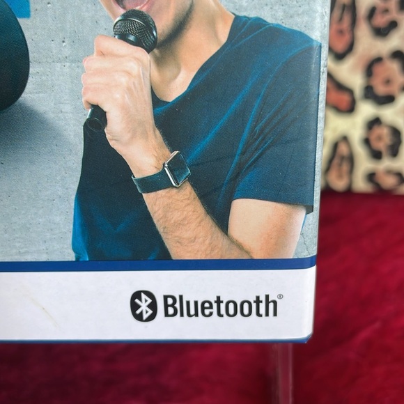 BROOKSTONE WIRELESS MULTICOLOR LED KARAOKE SPARK SPEAKER, MICROPHONE BLUETOOTH - Picture 3 of 8